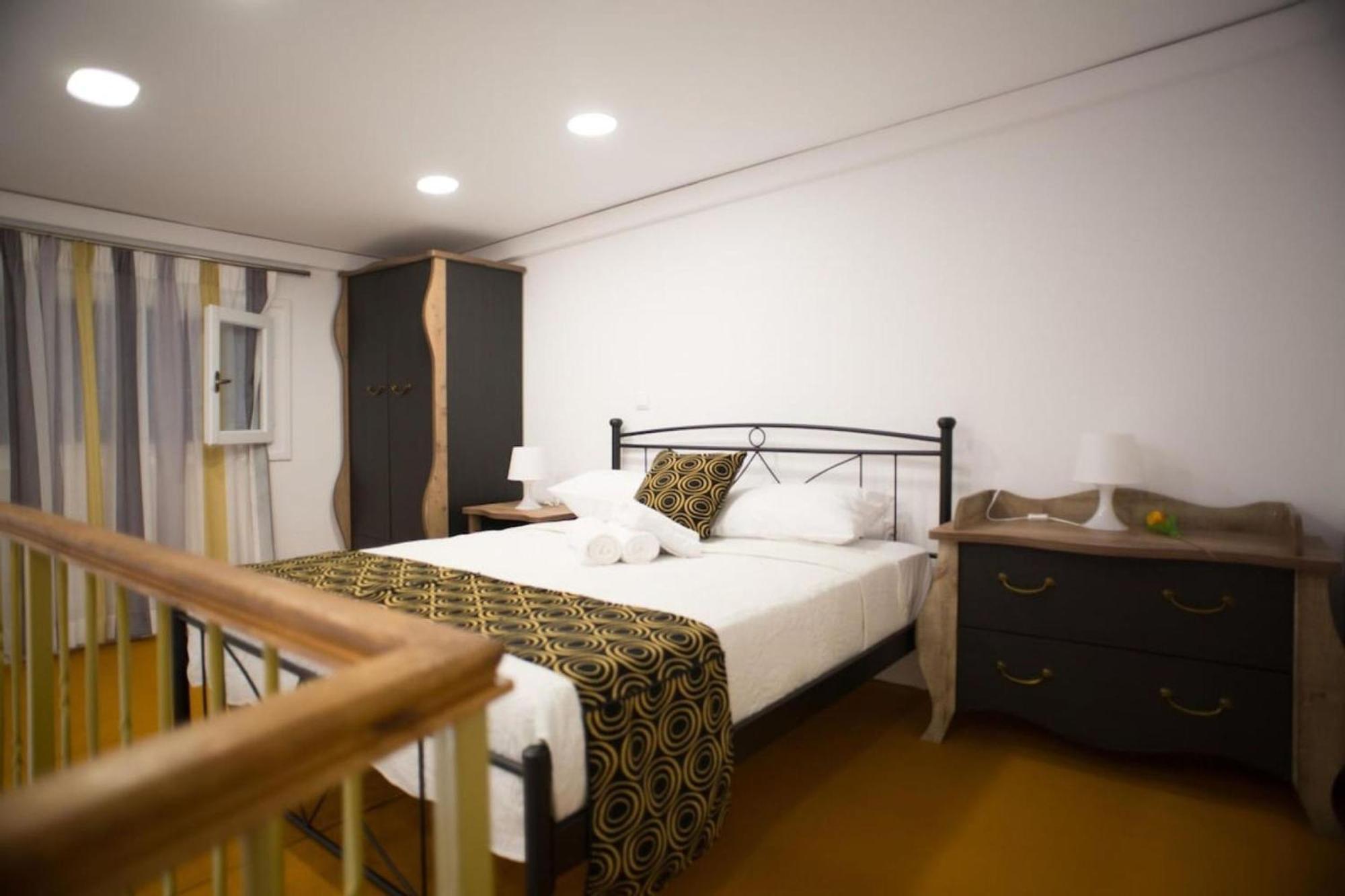 Aimou Studio'S Apartment'S Пирея Екстериор снимка