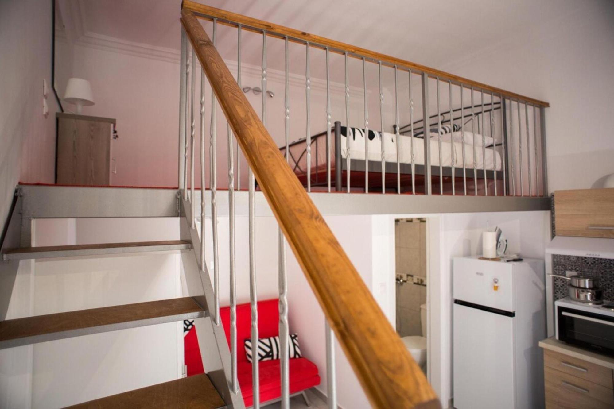 Aimou Studio'S Apartment'S Пирея Екстериор снимка